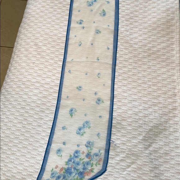 Scarf - Picture 2 of 3